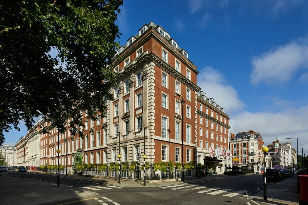 A red-brick Mayfair hotel on Grosvenor Square, London